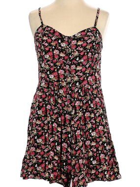 Express Floral Romper. Buttons, Spaghetti Straps & Pocket details. Size M. EUC.